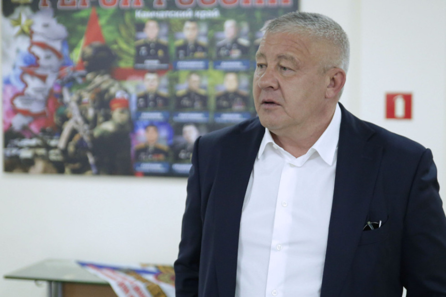 Выпускник школы №45 передал привет с фронта СВО через депутата Андрея Копылова. Фото: kamgov.ru. Фотография 2