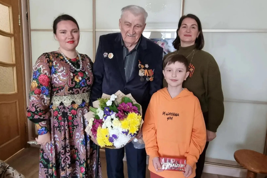 Камчатские ветераны войны получили музыкально-стихотворные поздравления с Днём Победы. Фото: kamgov.ru. Фотография 4